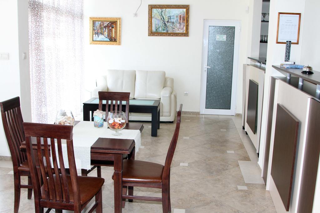 Vlasta Family Hotel رافدا المظهر الخارجي الصورة